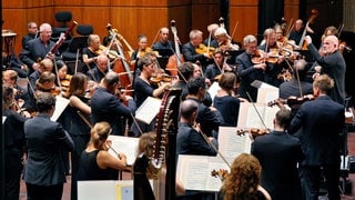 Das SWR Symphonieorchester unter der Leitung von François-Xavier Roth
