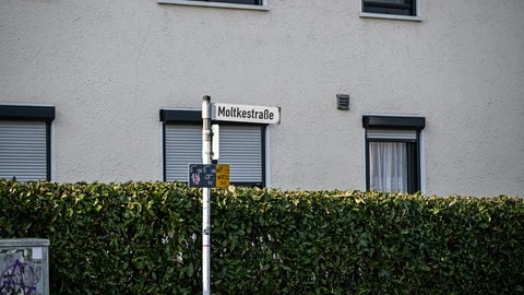 Tatort Moltkestraße in Schwäbisch Gmünd: Hier wird Ende Juli vergangenen Jahres ein junger Mann angeschossen. Der mutmaßliche Schütze steht seit Montag in Ellwangen vor Gericht.