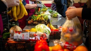 Neben ukrainischen Geflüchteten, sind auch immer mehr Senioren und deutsche Familien auf die Lebensmittel der Tafeln im Westen der Pfalz angewiesen. 
