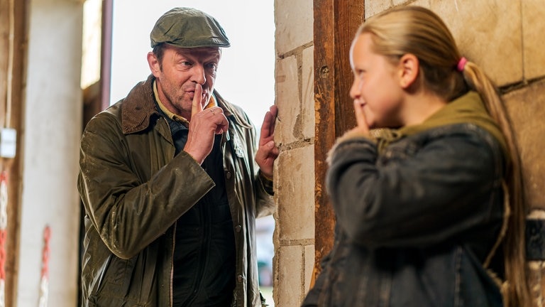 Bernd (Martin Wangler) und Carlotta (Mila Breiter) haben ein Geheimnis