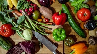 Eine Ernährung mit Gemüse kann zur Gesundheit beitragen.