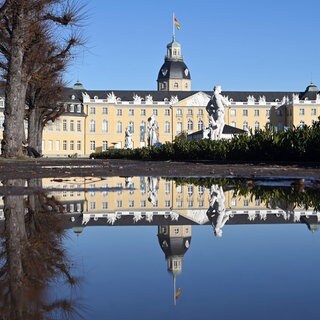 (Symobolbild): Das Schloss in Karlsruhe
