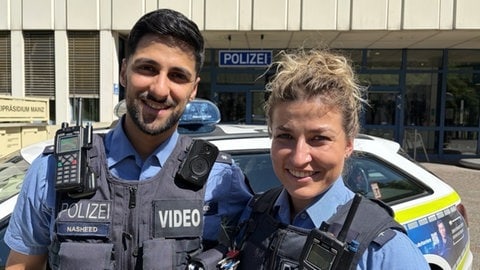 Said Rahman Nasheed und Lena Enzweiler - die beiden Mainzer Polizisten sind zum ersten Mal bei der "Nachtstreife" dabei.