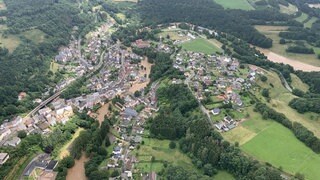 Kordel steht unter Wasser