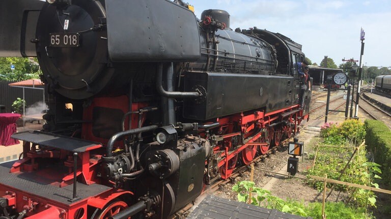 Musealer Besuch aus Rotterdam: Lok 65 018 wurde als letzte ihrer Baureihe 1972 im Bw Aschaffenburg abgestellt und dann in die Niederlande abgegeben