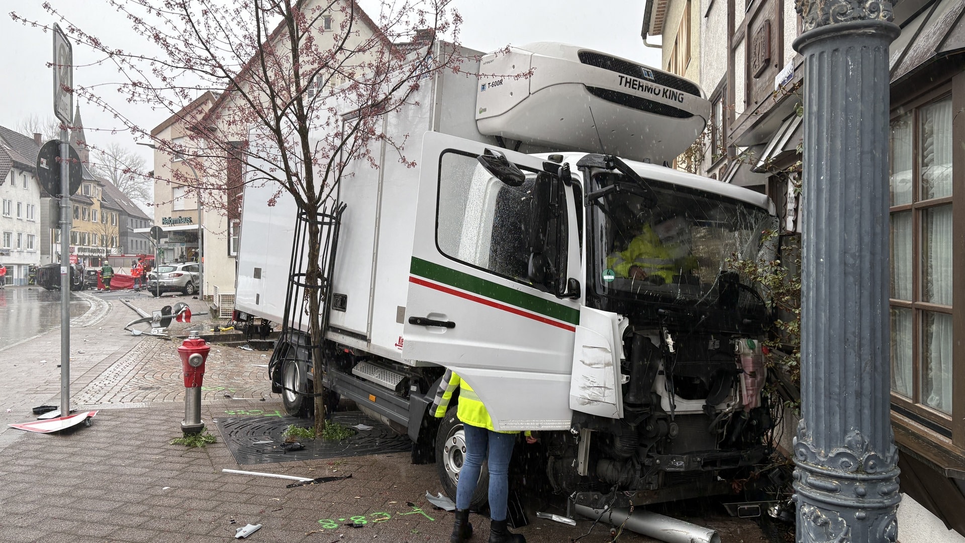 Mutter und Sohn werden von Lkw erfasst: Ermittlungen nach tödlichem Unfall eingestellt