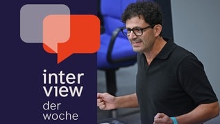 Luigi Pantisano (Die Linke), Mitglied des Deutschen Bundestags, spricht bei der Sitzung des Bundestags. 