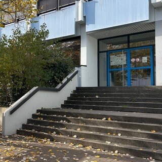 Die Karolina-Burger-Realschule plus in Ludwigshafen. Herrscht auch an anderen Schulen der Stadt ein Klima der Angst?