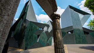 Die Neue Synagoge in Mainz liegt mitten im Stadtteil Neustadt, die Gemeinde passt ihre Sicherheitsmaßnahmen immer wieder an.