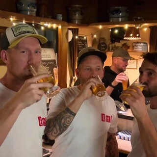 Männer mit Bier