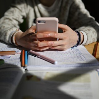 In Zweibrücken sollen handyfreie Klassen eingeführt werden