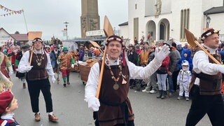 7.000 Hästräger beim Festumzug: In Stockach (Kreis Konstanz) tobt anlässlich der Jahr 675-Jahrfeier des Stockacher Narrengerichts der große Narrensprung.