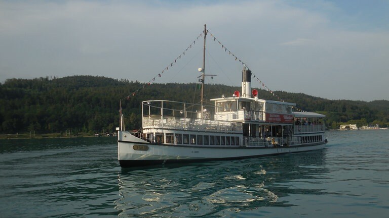 Bei der Restaurierung wurde das Schiff von Dampf- auf Ölfeuerung umgestellt.