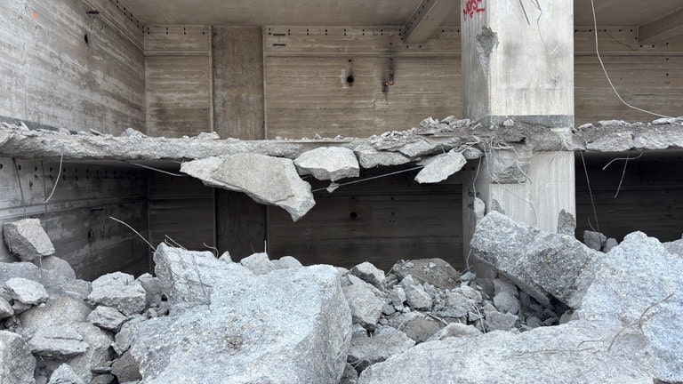 Der Würfelbunkerabriss in Ludwigshafen geht voran 