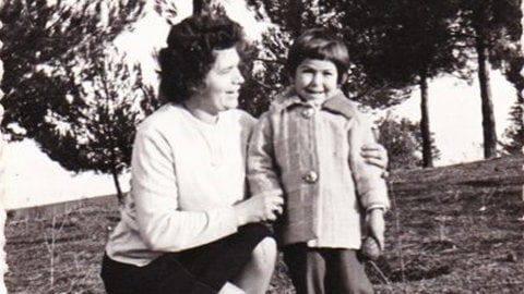 Anna mit ihre Mutter Ariadne in Griechenland (Mitte der 60er Jahre)