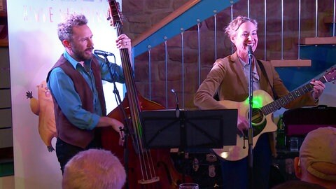 Die amerikanische Band "The Shooflies" singt auf Pfälzisch