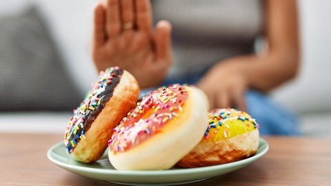 Die Abnehmspritze senkt den Appetit und führt so zur Gewichtsabnahme.