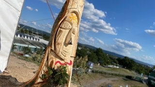 Das Wahrzeichen von DAS FEST: Der Hügel mit zwei Bäumen