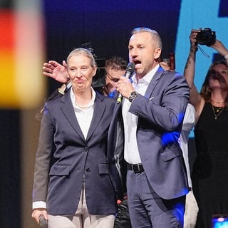 AfD-Wahlsieg in Sachsen-Anhalt, AfD-Spitzenkandidat Ulrich Siegmund und Alice Weidel AfD-Bundesvorsitzende 