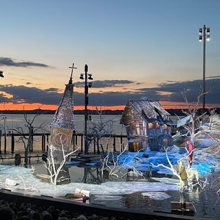 Ein langes Abendrot bei der erneuten Premiere der Oper "Der Freischütz" auf der Seebühne der Bregenzer Festspiele.