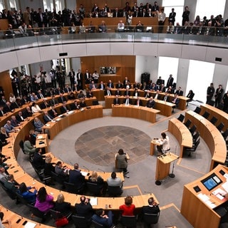 Blick in den Plenarsaal des Mainzer Landtags