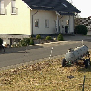 Hierzuland Mörlen, Schulstraße