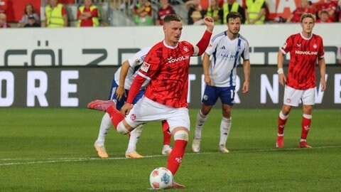 In der Hinrunde gegen Schalke vom Punkt getroffen - FCK-Kapitän Marlon Ritter.