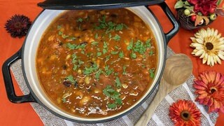 Italienische Bohnensuppe mit frischer Petersilie