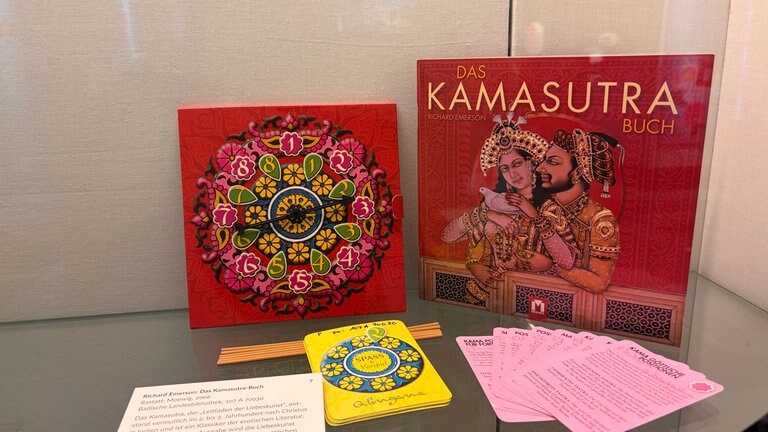 Vom 15. Juli bis zum 17. Oktober zeigt die Badische Landesbibliothek in der Ausstellung "Sesam, öffne dich!" kuriose, verborgene Dinge.