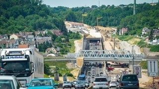 Autos fahren auf der A8
