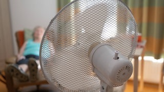 Ein Ventilator in einem Pflegeheim (Archivbild)