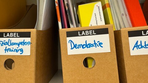 Die Ernst-Reuter-Schule Karlsruhe ist sowohl für den Deutschen Schulpreis als auch für den Themenpreis Demokratiebildung nominiert.