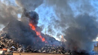Großbrand bei einer Verwertungsfirma im Hafen Trier