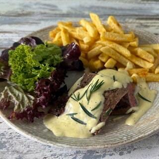 Steak frites mit Blitz-Sauce Béarnaise