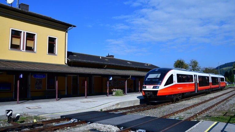 Aspang, der kleine Ort, der der Bahnlinie den Namen gab.