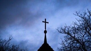 Die Evangelische Kirche der Pfalz will sparen - und reduziert deswegen unter anderem die Zahl ihrer Kirchenbezirke. (Symbolbild)