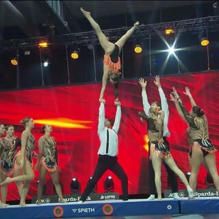 Akrobaten während einer Performance