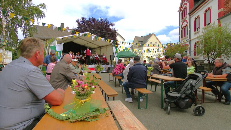Eulenfest auf der Hauptstraße