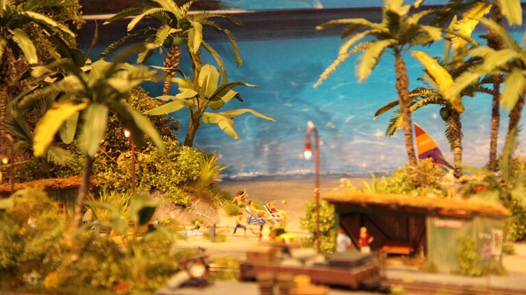 Jairuba "Blue Bay Beach Rail"
