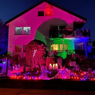 Helloween-Haus in Weinsberg: Eine Familie hat eine besondere Grusel-Attraktion geschaffen. 