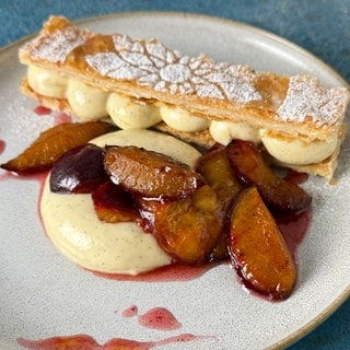 Mille-Feuille mit Zwetschgen