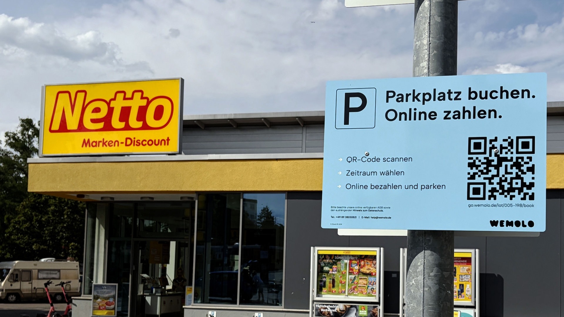 Parkplatznot: Stuttgart will Stellflächen vor Discounter und Supermarkt für Anwohner öffnen