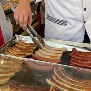Würste auf dem Grill