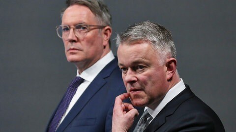 Alexander Schweitzer (SPD) und Gordon Schnieder (CDU) im ARD-Wahlstudio
