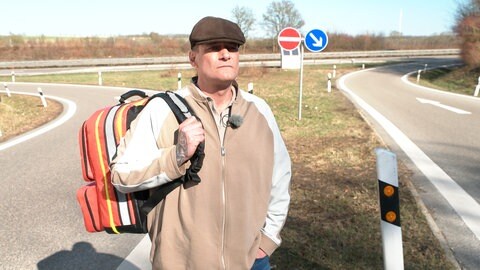Hat auch privat immer den Notfallkoffer dabei: Rettungsassistent Andreas Ulbrich aus Neudenau (Kreis Heilbronn) möchte auf die Bedeutung von Zivilcourage aufmerksam machen. Er war einer der Ersthelfer bei einem Unfall bei Wolpertshausen (Kreis Schwäbisch Hall).