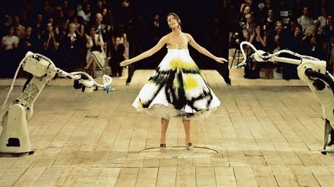 Alexander McQueen, Prêt-à-porter, FrühjahrSommer 1999