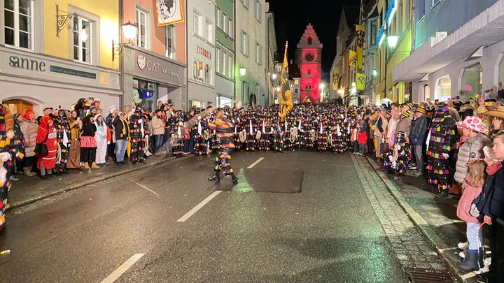 Hänselejuck - Menschen in einem Umzug
