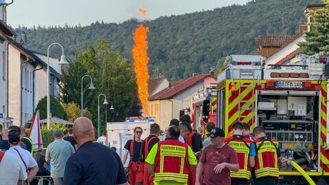 In Weingarten im Landkreis Karlsruhe ist es am Samstag zu einem Großeinsatz wegen ausgetretenem Gas gekommen. 