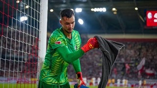 Mio Backhaus im Tor des SC Freiburg