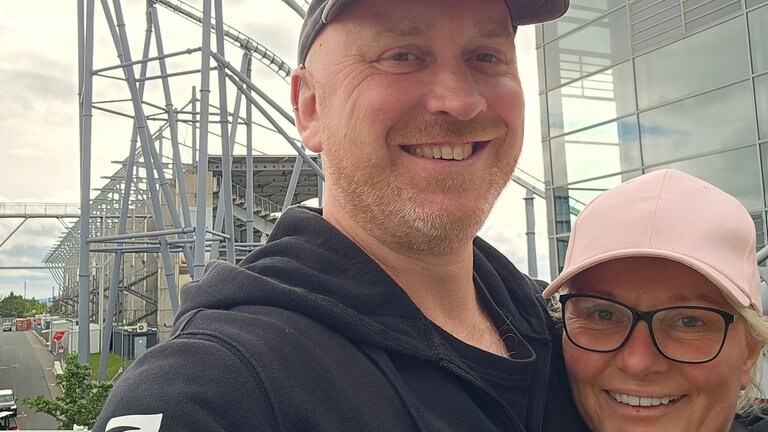 Zwei RaR-Fans vor dem Nürburgring